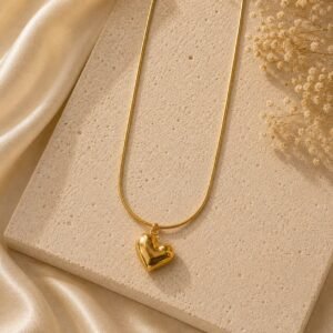 WHITE HEART THEMED PENDANT