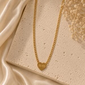 MULTICOLOR CRYSTAL HEART PENDANT NECKLACE